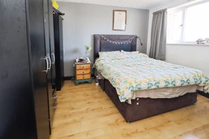 CAMPERNELL CLOSE- click for photo gallery